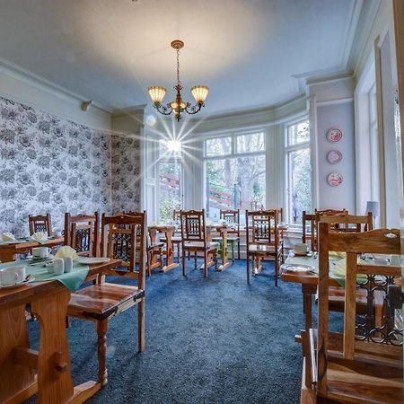 ウィットビー The Grove Bed & Breakfast エクステリア 写真