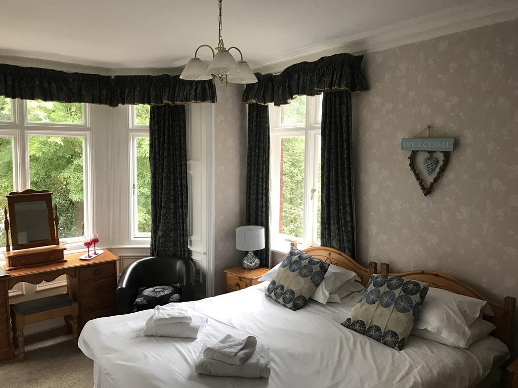 ウィットビー The Grove Bed & Breakfast エクステリア 写真