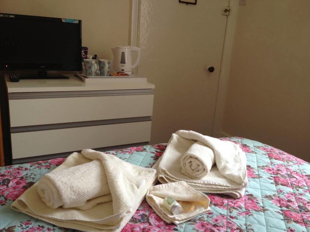 ウィットビー The Grove Bed & Breakfast エクステリア 写真