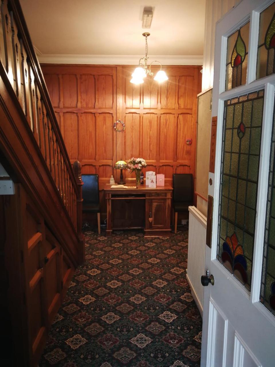 ウィットビー The Grove Bed & Breakfast エクステリア 写真