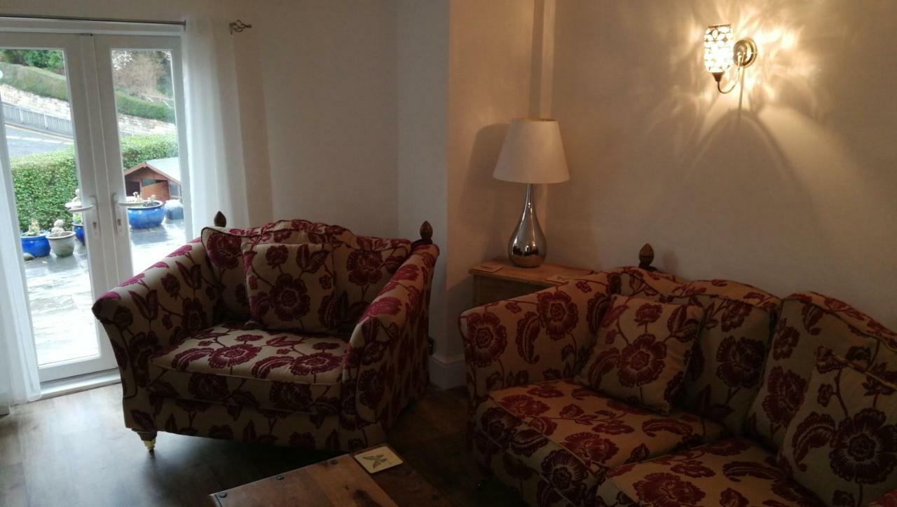 ウィットビー The Grove Bed & Breakfast エクステリア 写真