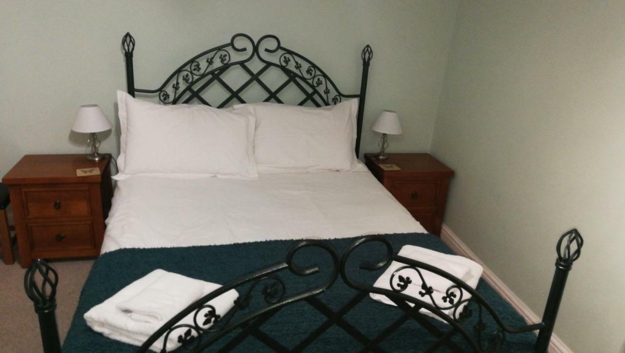 ウィットビー The Grove Bed & Breakfast エクステリア 写真